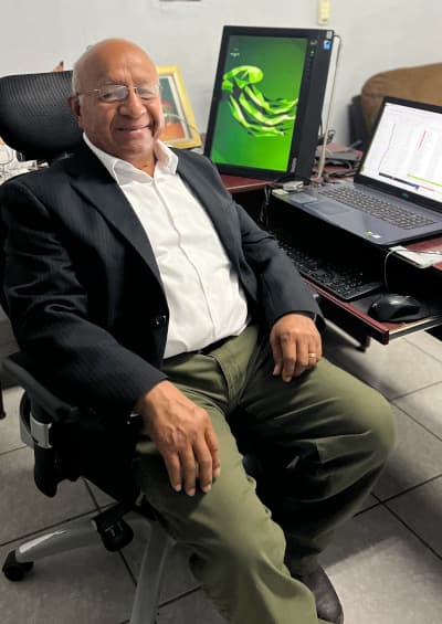 Víctor M. Hernández L.
